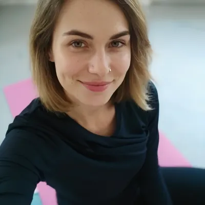 В форме